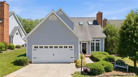 2236 King George Ct, Winston Salem, NC 27103