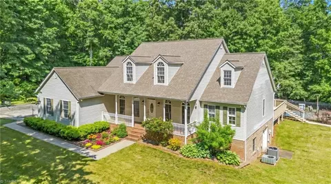 172 Blue Eller Ln, Moravian Falls, NC 28654