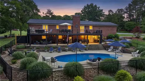 301 Pinecroft Ln, Spencer, NC 28159