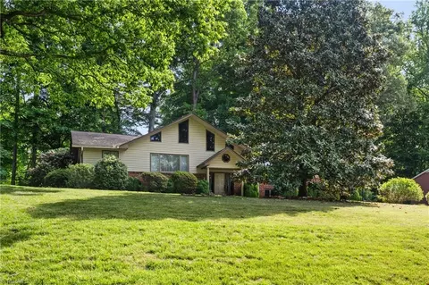 421 Flyntvalley Dr, Winston Salem, NC 27104