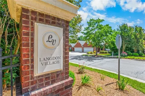 1595 Langdon Village Dr, Clemmons, NC 27012