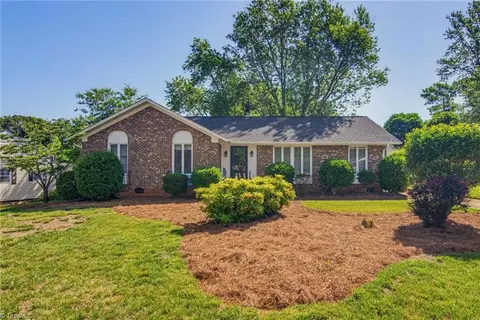 5302 Ainsworth Dr, Greensboro, NC 27410