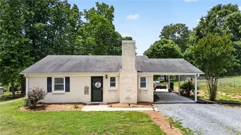 1111 Foxtrot Ct, King, NC 27021