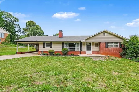 1263 Marlborough Ln, Winston Salem, NC 27105