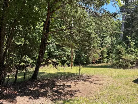 4810 Follansbee Rd, Winston Salem, NC 27127