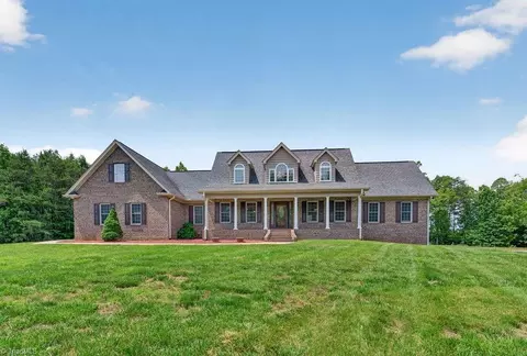 383 Simmons Rd, Pilot Mountain, NC 27041