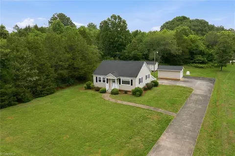 603 Westminster Dr, Statesville, NC 28677