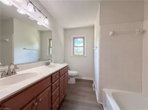 Bath - 3849 Greenway Dr, Trinity, NC 27370 photo 1 of 2