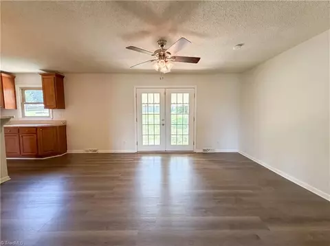 Living - 3849 Greenway Dr, Trinity, NC 27370 photo 4 of 5