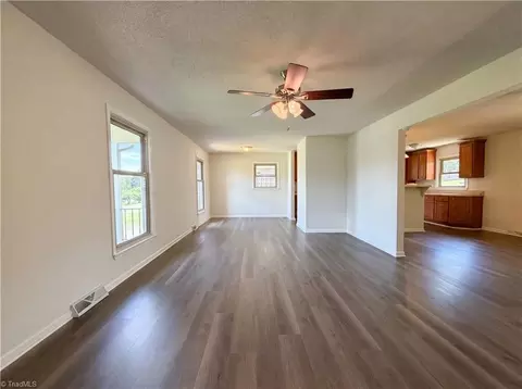 Living - 3849 Greenway Dr, Trinity, NC 27370 photo 2 of 5