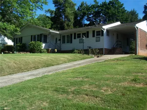 2510 Fairway Dr, Greensboro, NC 27408