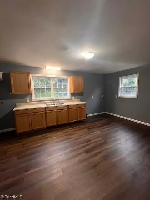 347 Foster St, Burlington, NC 27217