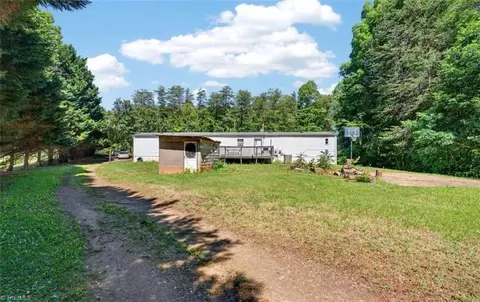 1709 Bud Tilley Rd, Pinnacle, NC 27043 photo 2