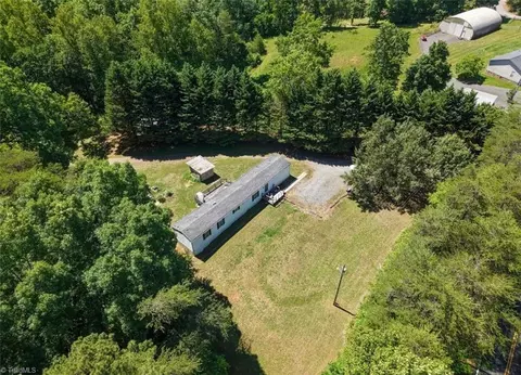 1709 Bud Tilley Rd, Pinnacle, NC 27043 photo 3