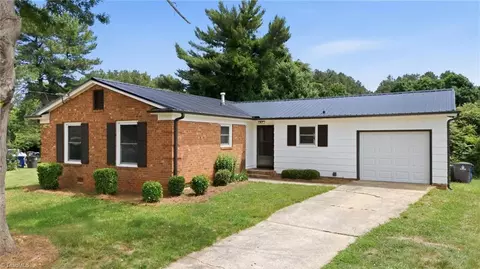 1031 Shea Ct, Winston Salem, NC 27107