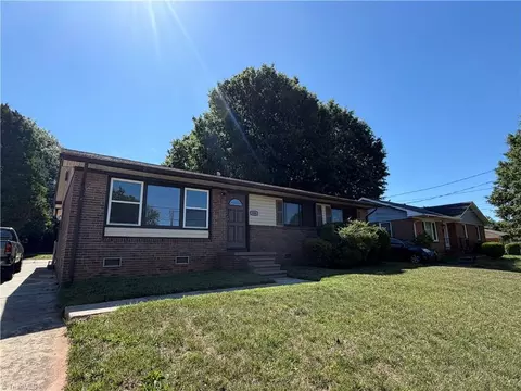 504 Hemingway St, Winston Salem, NC 27127