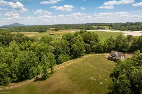 186 Pipers Creek Trl, Ararat, NC 27007