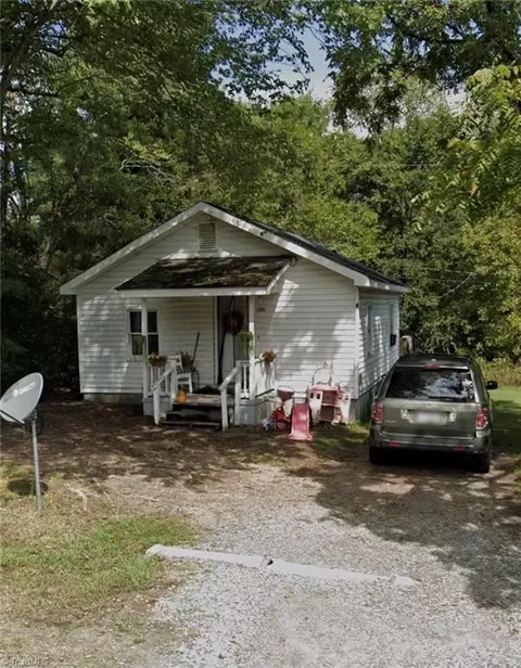 355 Foster St, Burlington, NC 27217
