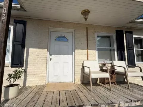 303 Aycock St, Thomasville, NC 27360