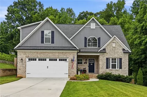 164 Pipers Rdg E, Winston Salem, NC 27127