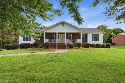 6905 Crandall Ct, Clemmons, NC 27012