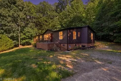 1784 Snowberry Trl, Sophia, NC 27350
