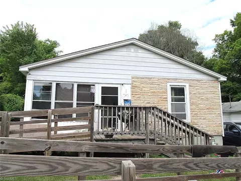 300 Winston St, Thomasville, NC 27360