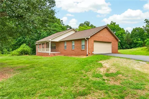 8976 W Us Highway 64, Trinity, NC 27370