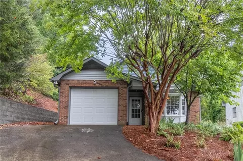 1029 Ridge Cove Ct, Winston Salem, NC 27104