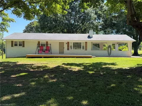 1440 Longtown Rd, Boonville, NC 27011