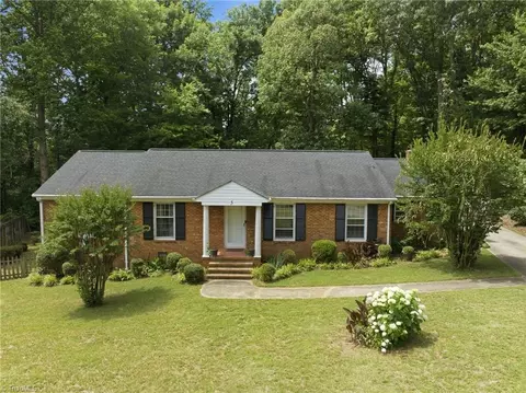 5 Leawood Ct, Greensboro, NC 27410