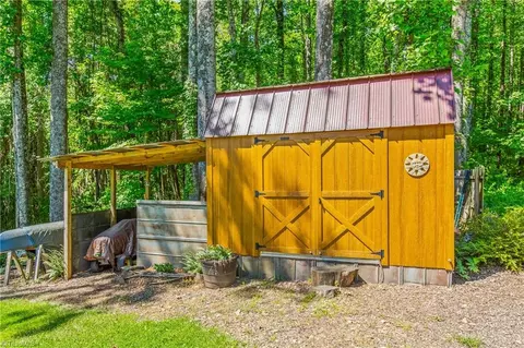 Exterior - 271 Eby Ln, Fancy Gap, VA 24328 photo 18 of 19
