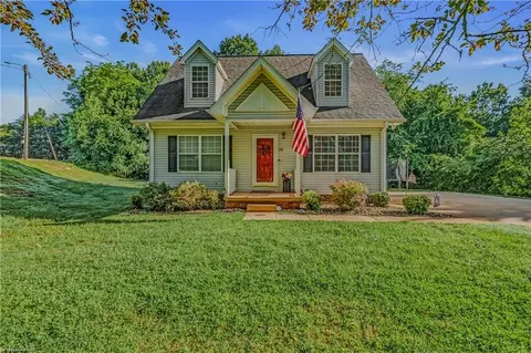 145 Wisconsin Ave, Elkin, NC 28621