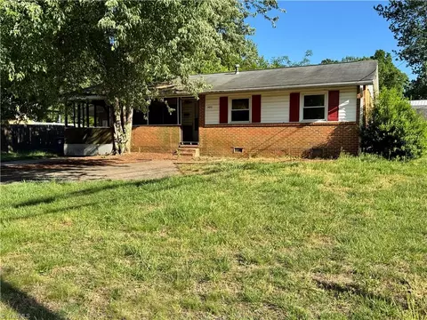 1400 Sedgefield Dr, Winston Salem, NC 27107