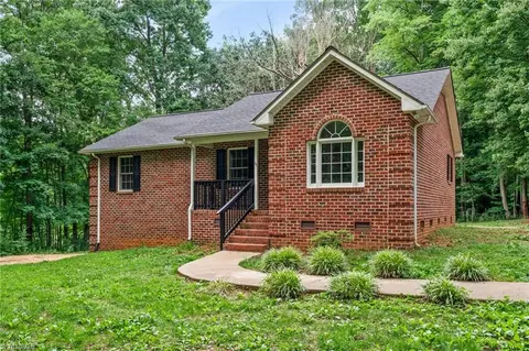 1067 Ross Harris Rd, Asheboro, NC 27205