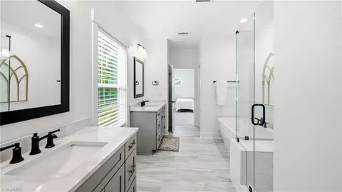 Bath - 3862 Keohane Dr, Durham, NC 27705 photo 3 of 5