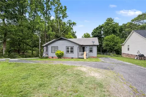 611 613 Brookdale Dr, Thomasville, NC 27360