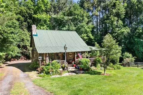 139 Zayas Trl, Dobson, NC 27017