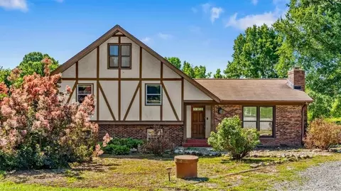 3236 E Nc Highway 150, Greensboro, NC 27455