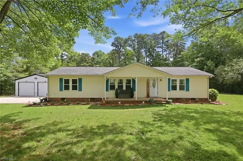 6597 Dennis Rd, Walnut Cove, NC 27052