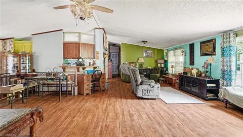 302 Queens Way, Randleman, NC 27317 photo 5