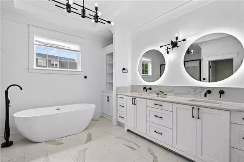 Bath - 8403 Wolf Ridge Trl, Oak Ridge, NC 27310 photo 4 of 9