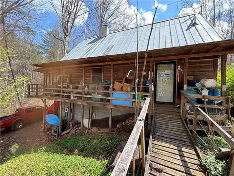 647 Boone Gap Rd, Boomer, NC 28606