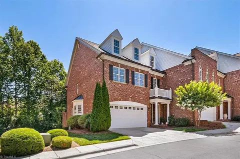32 Midland Park Ln, Greensboro, NC 27455