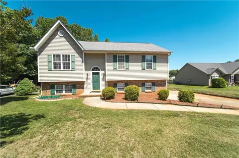 191 Summit Dr, Mocksville, NC 27028