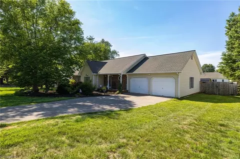 7494 Friendship Ledford Rd, Winston Salem, NC 27107