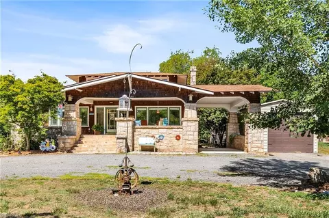637 Stokesburg Rd, Walnut Cove, NC 27052