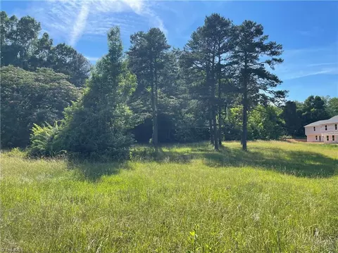 1312 White St, Lexington, NC 27292