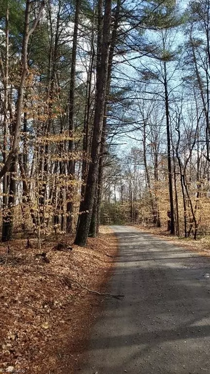 861 Calahaln Rd, Mocksville, NC 27028