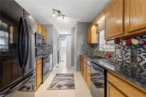 Kitchen - 108 Ridge Creek Cir, Trinity, NC 27370 photo 4 of 5